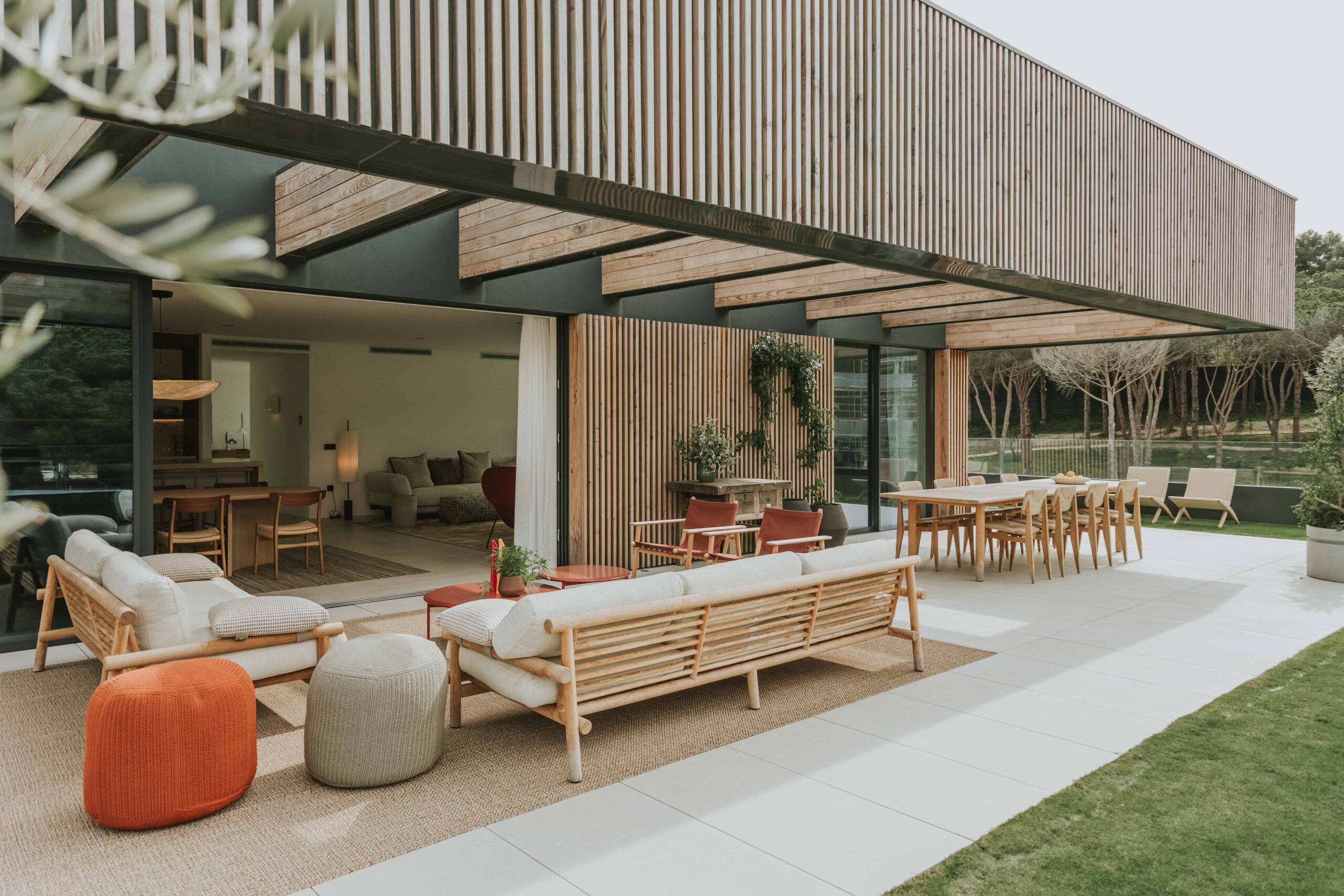 13Exterior-frontal T.W